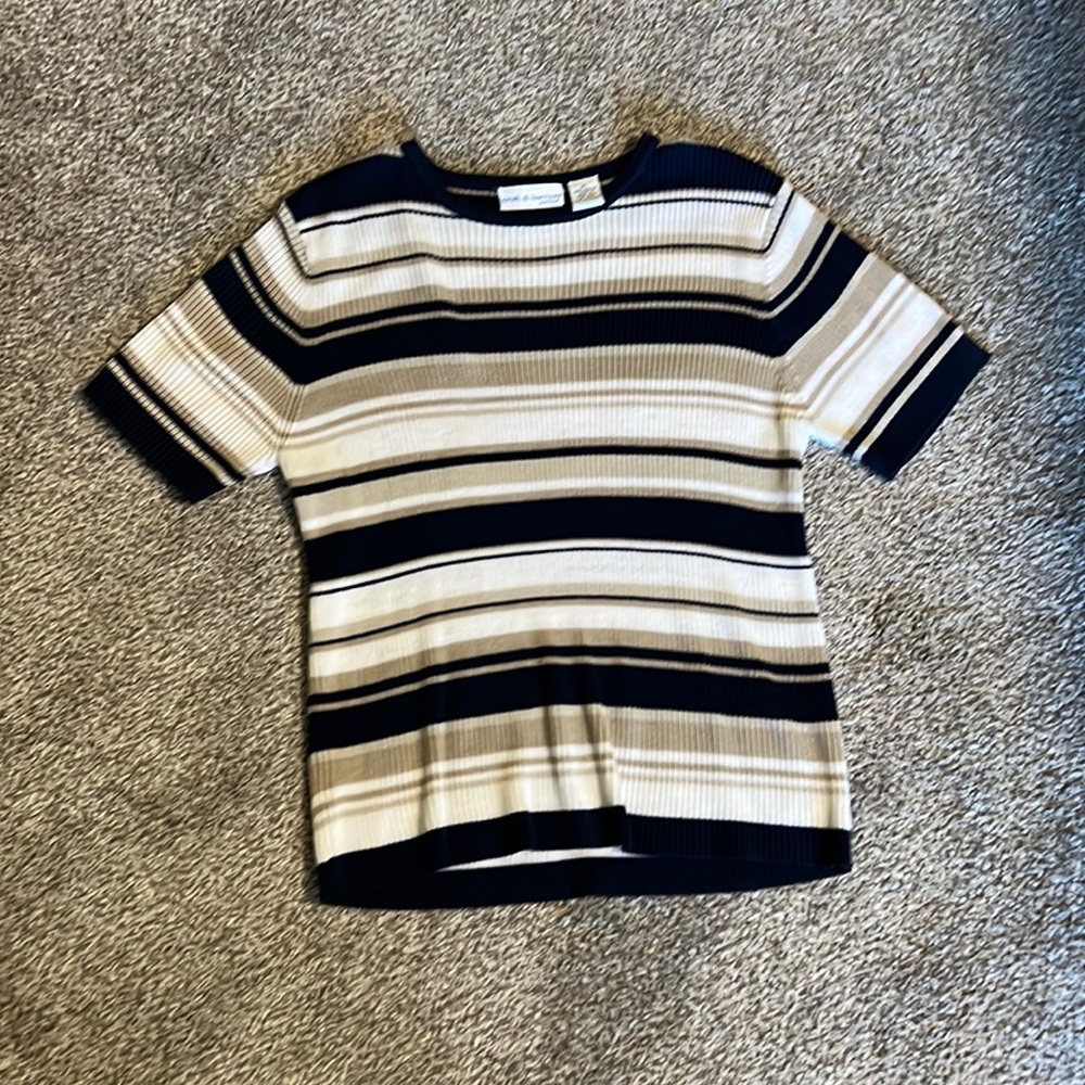 Knitted shirt